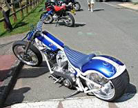 Moto 125 CC Chopper (photo prise a Amberieux, 08-2012) (6)
